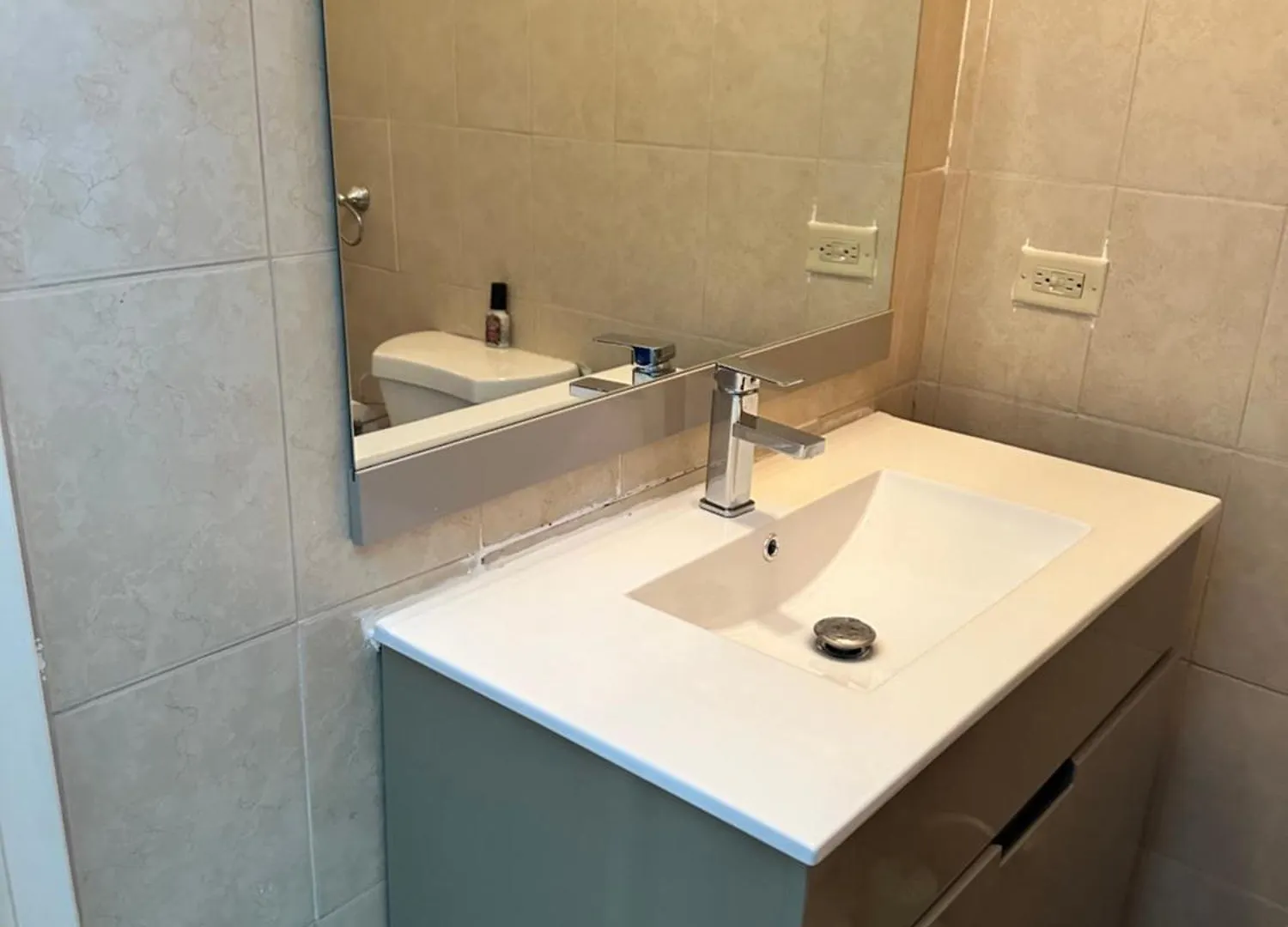 Escape At The Oasis- New Kingston Area -24Hrs Security, Elevator, Water Heater, Wifi 0*,